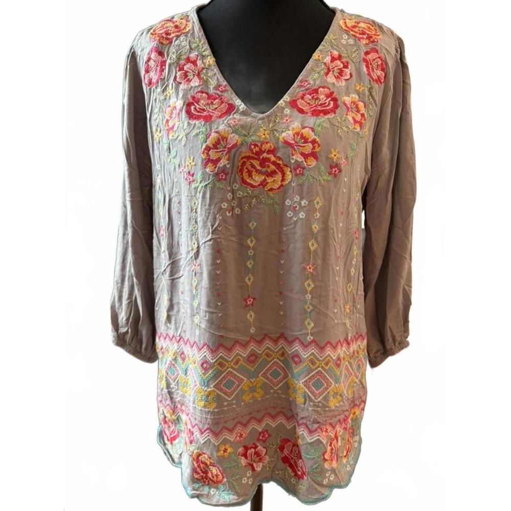 Savanna Jane Distressed Embroidered Peasant Blouse-Size Medium-Gray Multi
